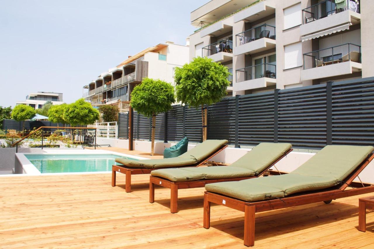 Cozy Seaside Apartment With Pool & Terrace Split Exterior photo