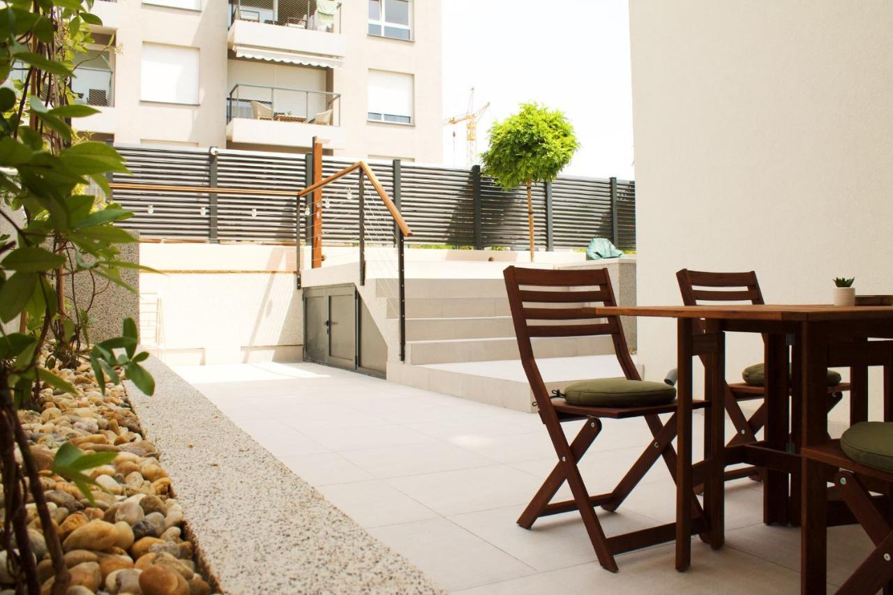 Cozy Seaside Apartment With Pool & Terrace Split Exterior photo